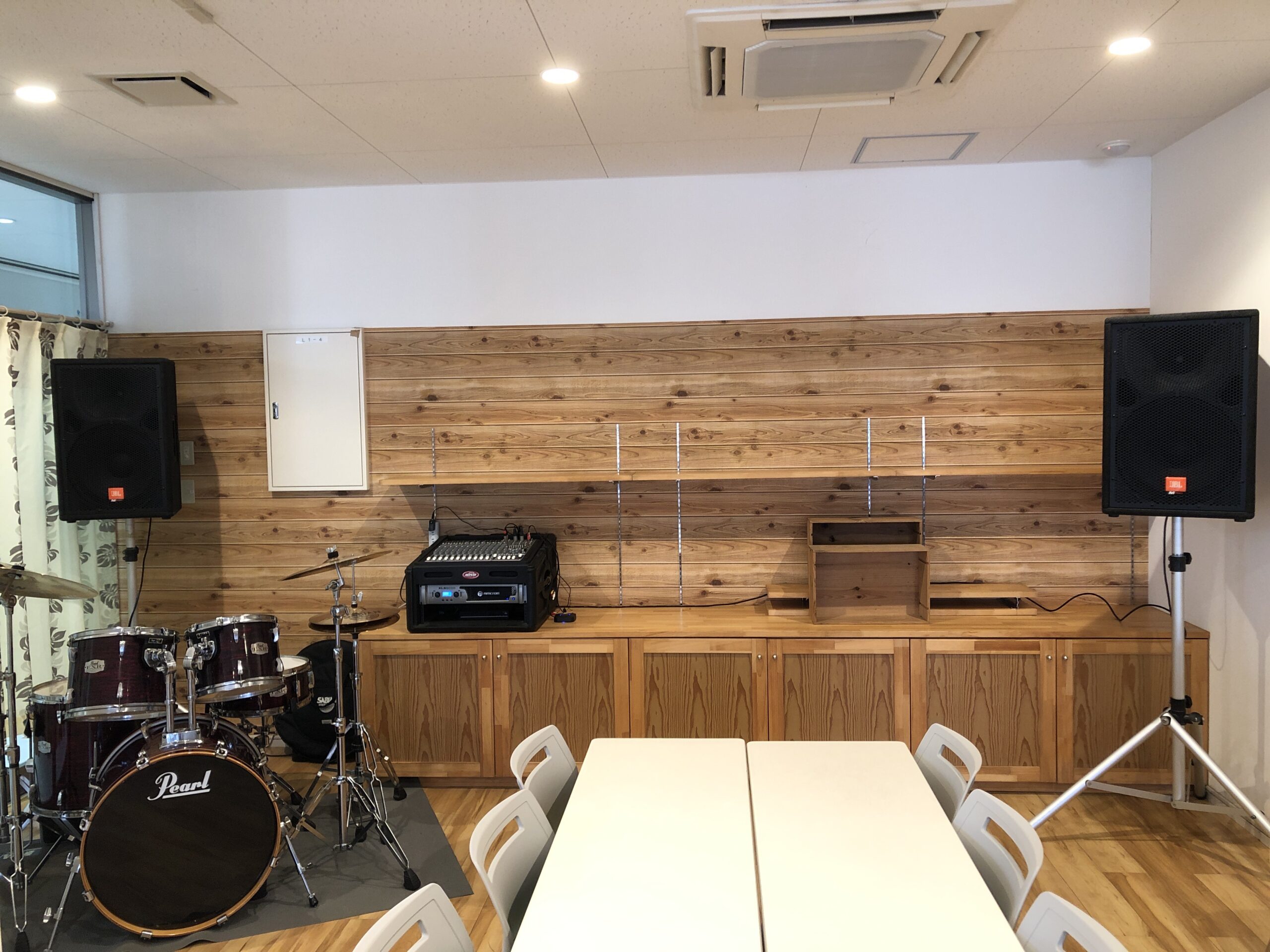 音響システムとドラム